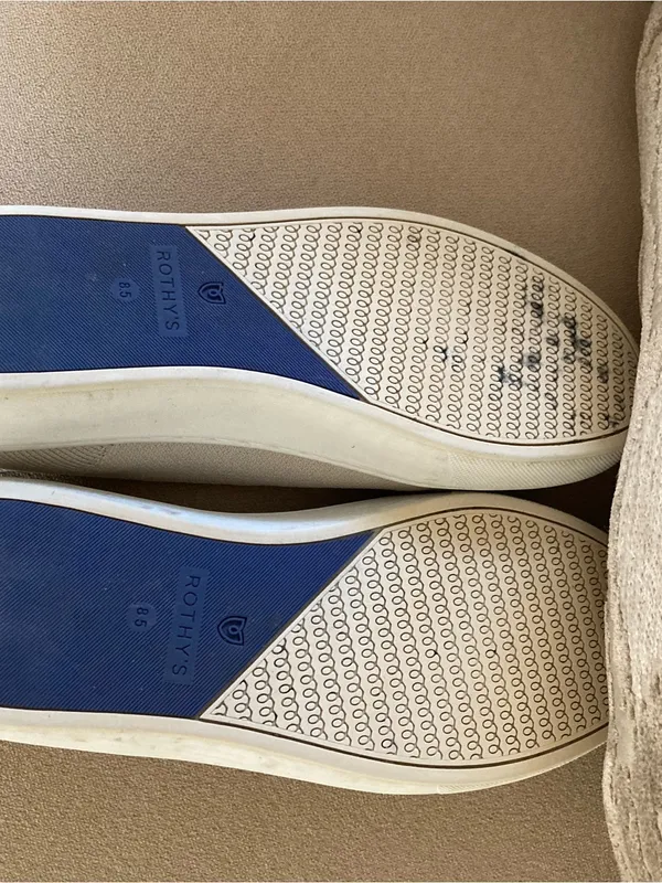 Rothy's Men's Slip-On Knit Sneakers in Beige with Navy Heel Detail - Image 10