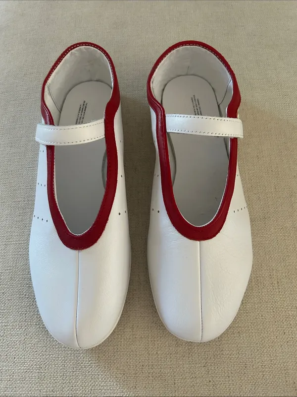 ADIDAS STAN SMITH LO BALLET SHOES, White/Red, size 8, NWOT DISPLAY PAIR - Image 3