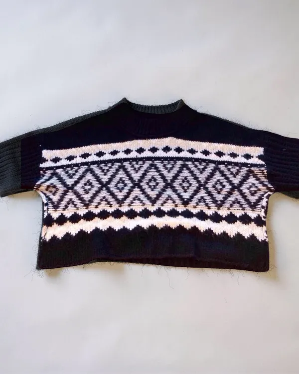 Altar'd State Geometric Fair Isle Cropped Sweater Black White Size M - Image 5