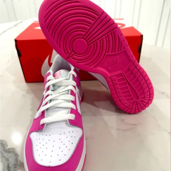 Nike Dunk Low Sneakers - Image 4