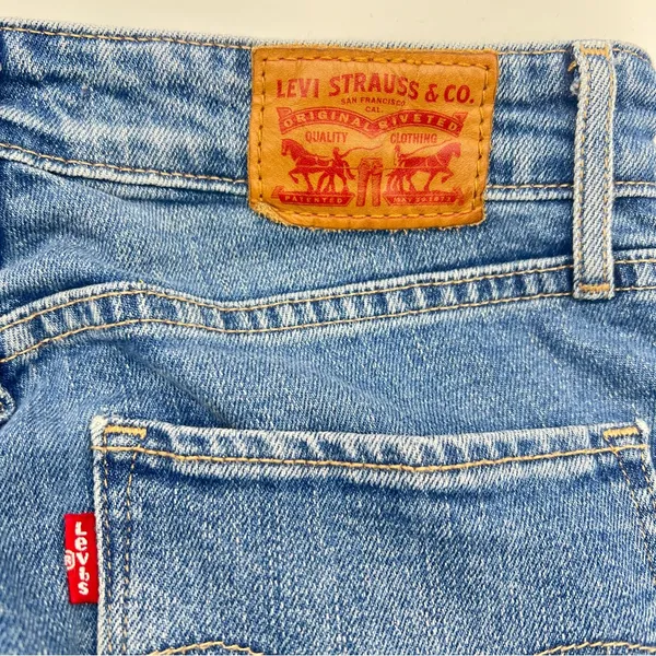 Levi's Women's High Rise Skinny Leg w/Cuffs Medium Wash Blue Jeans-Size 25 - Image 7
