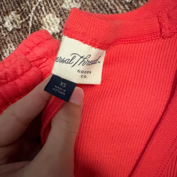 Universal Threads Vibrant Coral Set - Image 2