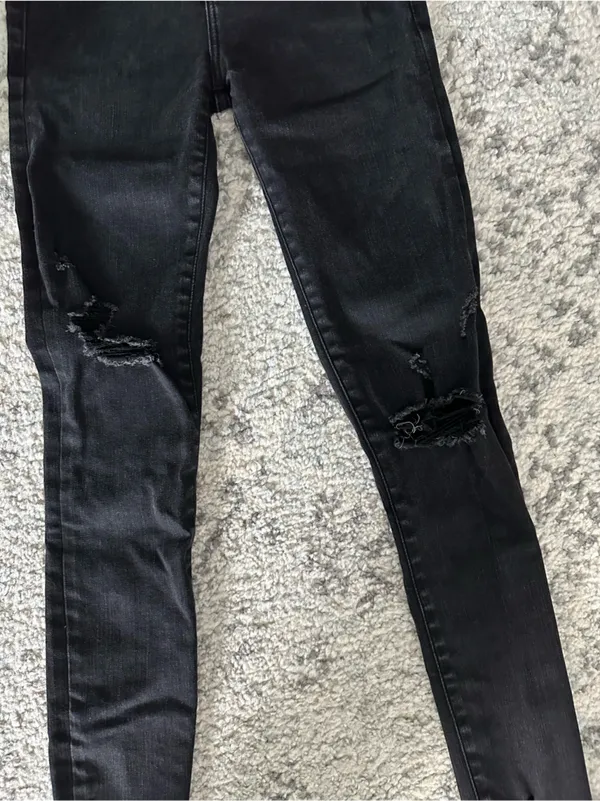 Abercrombie Women’s Black Distressed High-Rise Skinny Jeans-Stretch - Image 3