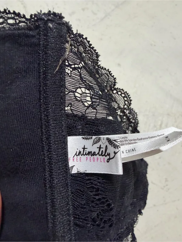 Intimately free people Black Lace strapless bralette medium - Image 9