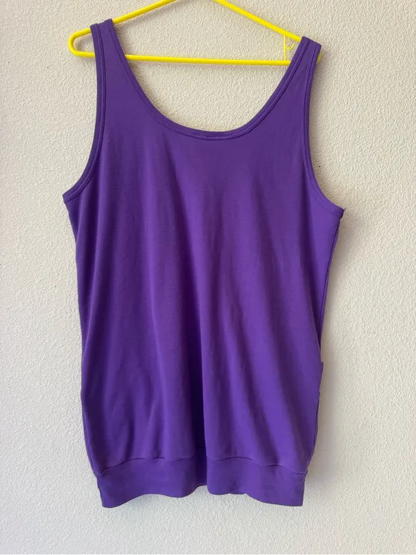 Women's Purple Scoop Neck Tank with Front Pockets - Image 2
