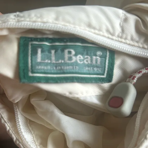 LL Bean Woman Red Floral Quilted Puffer Vest Reversible Fall/Winter Size Small - Image 7