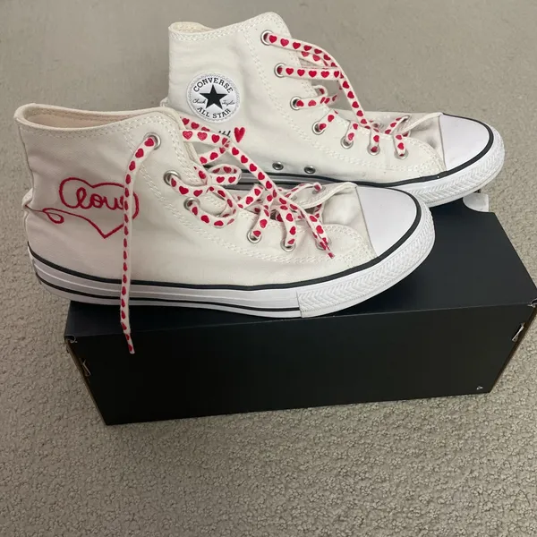 Woman’s heart converse high top - Image 3