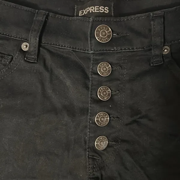 Express Women's Black Button-Up Shorts - Image 2