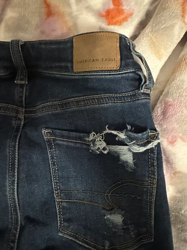 American Eagle Outfitters - Image 4