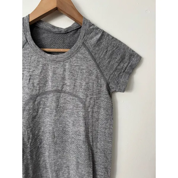 Lululemon 4 Swiftly Short Sleeve Tee Shirt in Grey - Image 2