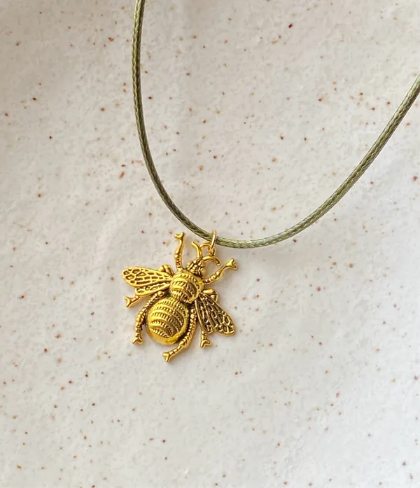 Handmade gold tone bee boho funky vintage antique style simple necklace🐝🧡 - Image 4