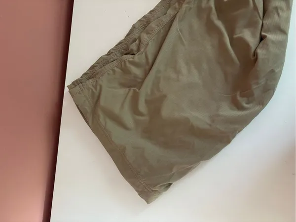 lululemon athletica Lightweight Drawstring Sweatpants - Olive Green - Image 3