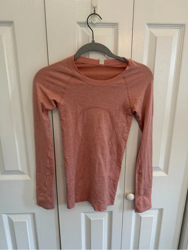 Lululemon Swiftly Tech 2.0 Long Sleeve Shirt Size 0 - Image 2