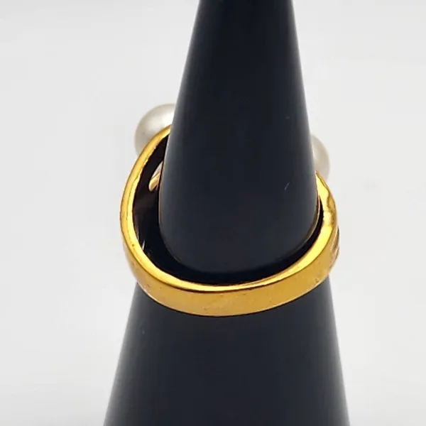 Vintage 14K Gold Electroplated Faux Pearl & Rhinestone Ring (6.25) - Image 4