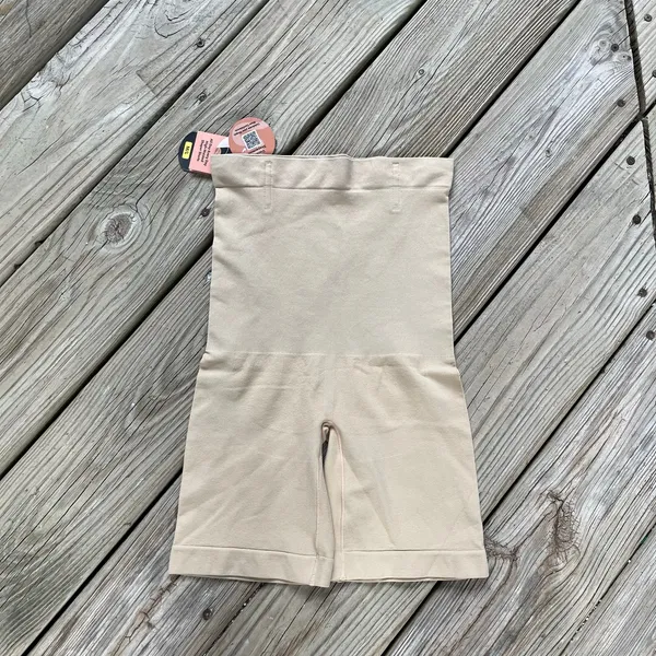 Shapermint Essentials Women's Tan High Waisted Shaper Shorts Size M/L. NEW! - Image 2