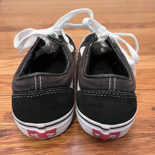 Vans Old Skool Black and White Skate Shoes Low Top Size 6.5 Women’s Streetwear - Image 6