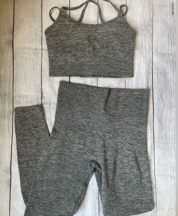 Savage X Fenty SEAMLESS RIB SPORT LOW-IMPACT BRA and legging set - Image 5