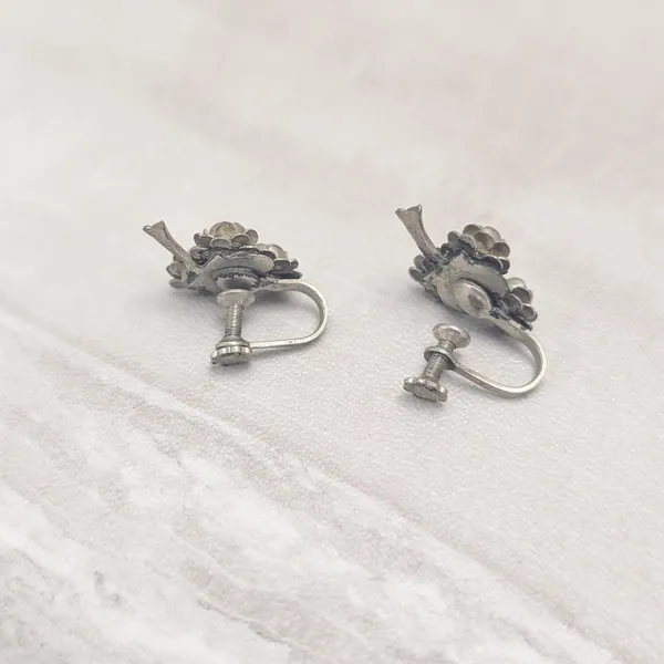Vintage Screw On Earrings Design Silver Tone & Turquoise Tone 7/8" - Image 6