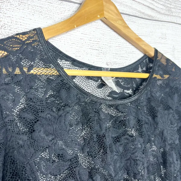 Victoria’s Secret Sheer Black Floral Lace Long Sleeve Bodysuit Size Medium - Image 3