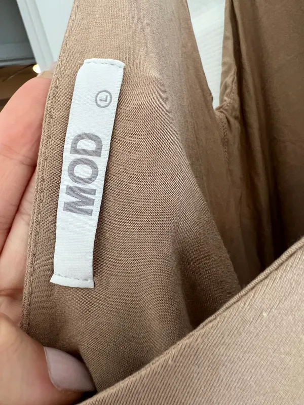 Mod on Trend Flowy Tank Top Tan Size L - Image 3