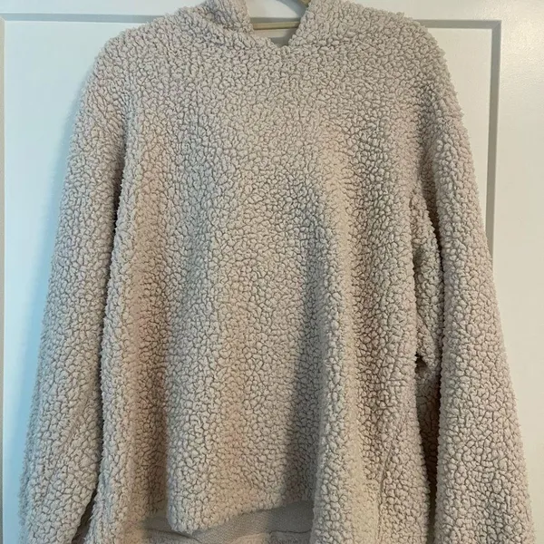 Cozy Sherpa Hoodie Size L - Image 2