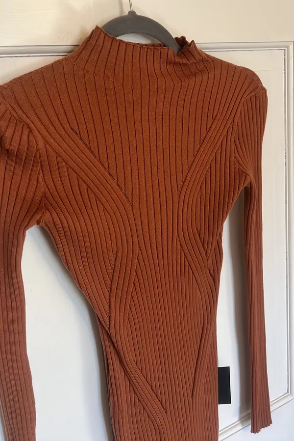 Lulus Mockneck Sweater dress XS - Image 3
