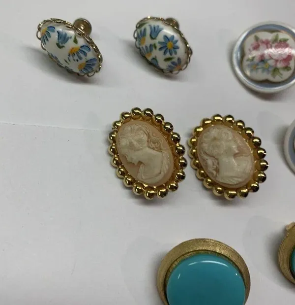 Lot Of 4 Pretty Vintage - Modern Clip On Screw On Costume Earrings - Image 3