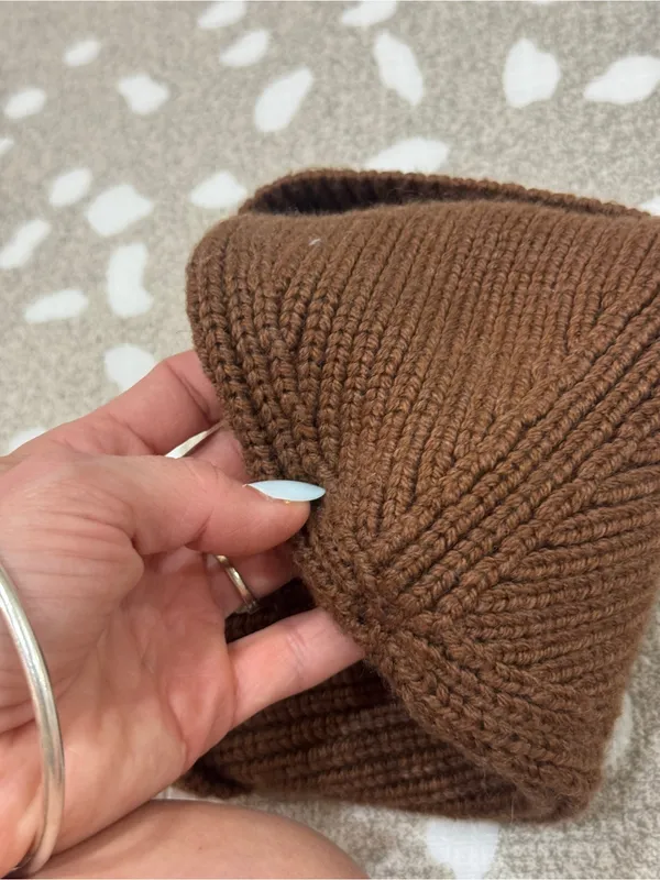 Lululemon merino Wool Ribbed Knit Beanie s/m chocolate Brown Unisex winter hat - Image 8