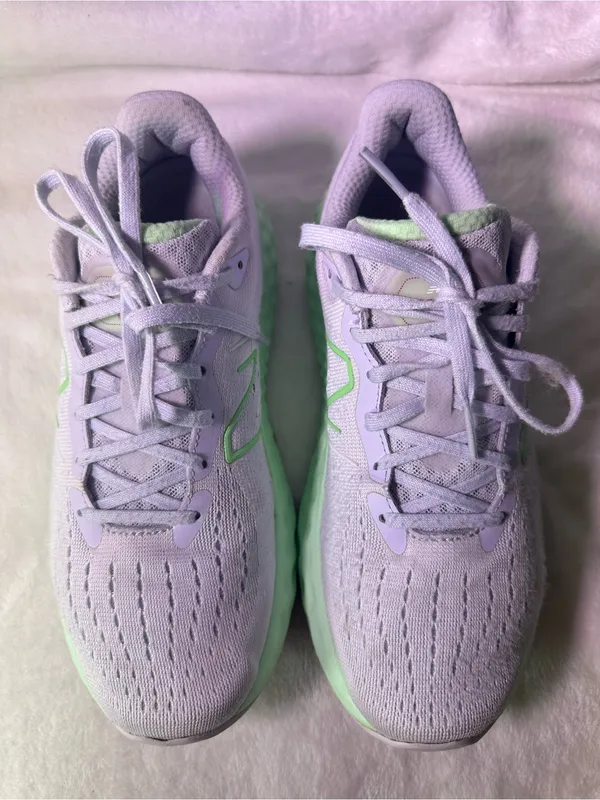 New Balance White Shoe with Neon Green Accents - Image 3
