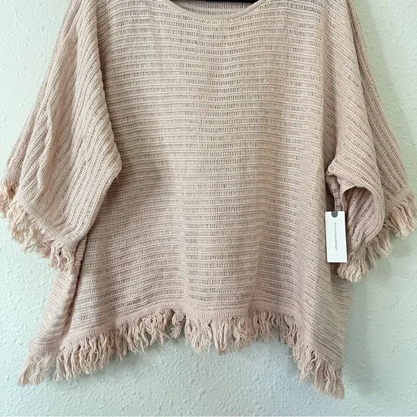 Anthropologie Akemi & Kin Frenchie Fringed Poncho Sweater Pink NEW Size Medium - Image 6