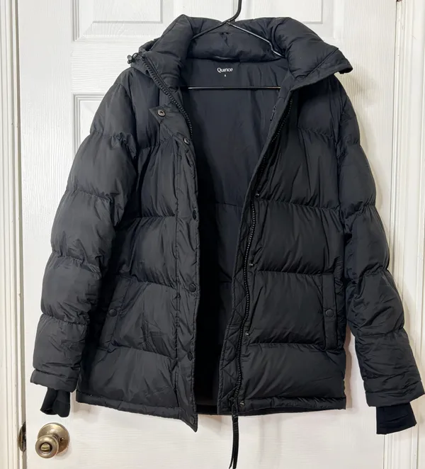 Quince Black Hooded Puffer Jacket Women’s S Quilted Winter Coat Outdoor Travel Gorpcore - Image 4