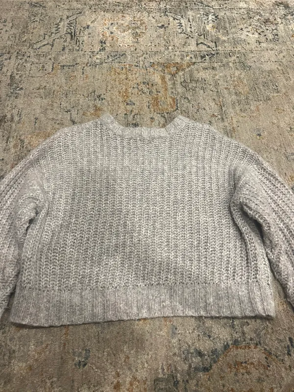 American Eagle Grey Sweater - Image 3