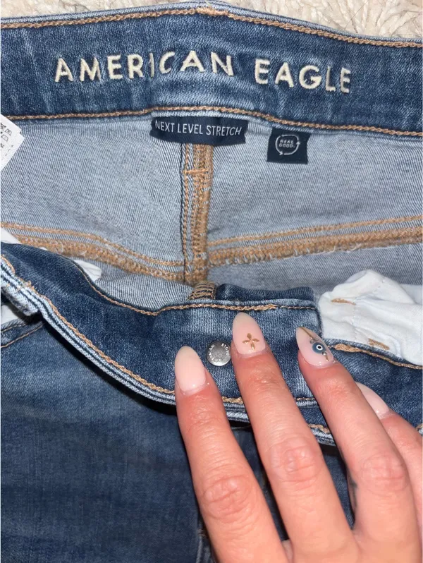 American Eagle Jeans - Image 5