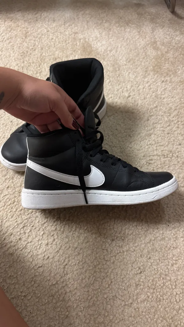 Nike Shoes  - Image 4