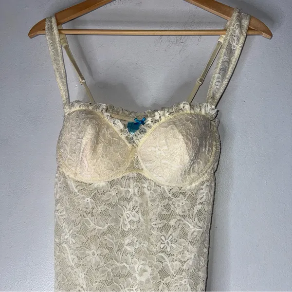 Victoria’s Secret Sexy‎ Little Thing Cream Lace Lingerie 36C Y2K - Image 3