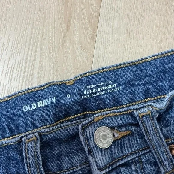 Old Navy Sky-Hi Straight Jeans Womens 0 Blue Distressed Ripped High Rise Denim - Image 3