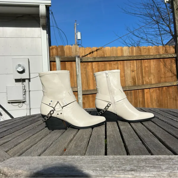 DV Dolce Vita Women's Keeler Harness Moto Engineer Chain Heeled‎ Boots size 9 - Image 2