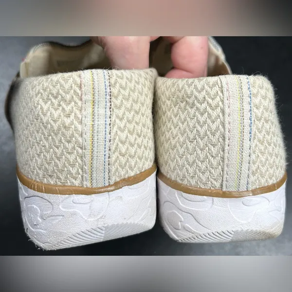 Muklucks Women’s Size 9 Beige Polka Dot Striped Boardwalk Stepping Out Sneakers - Image 4