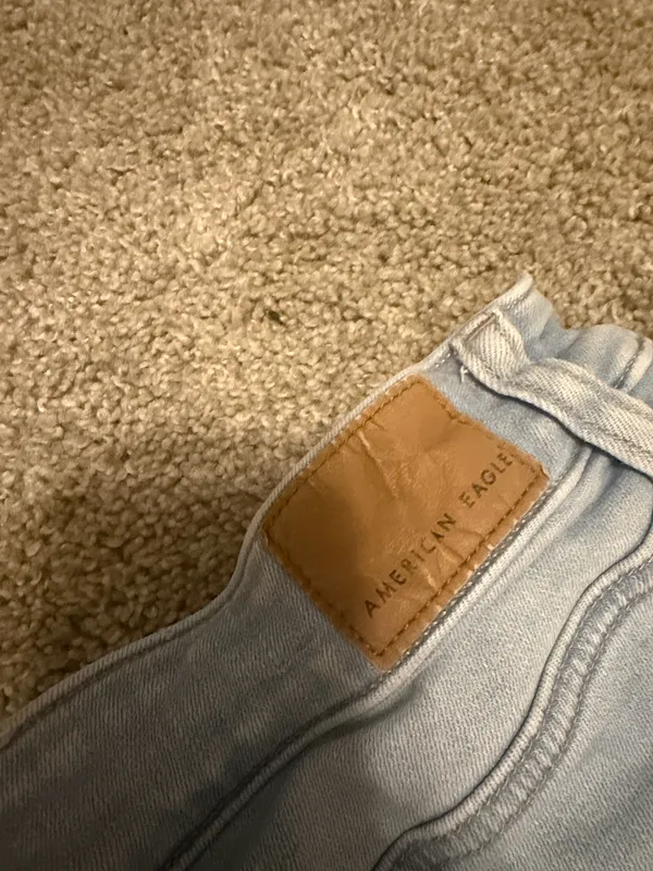 American eagle light wash next level stretch mid rise jean shorts size 12 - Image 3