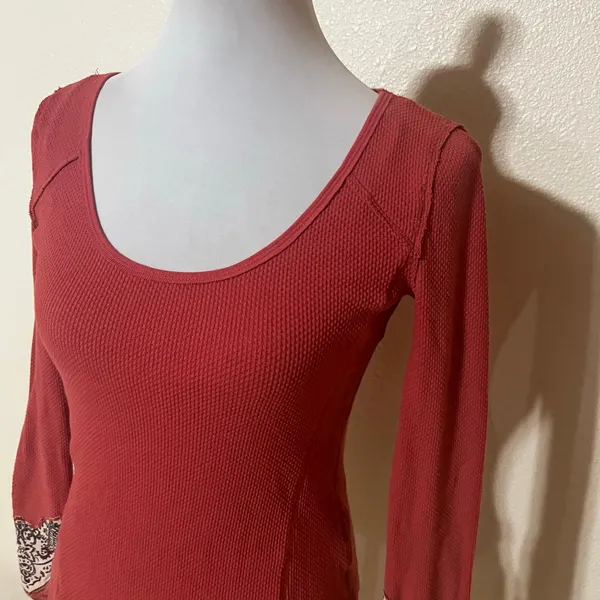 We the Free | Free People faded red thermal bandana cuff long sleeve shirt S - Image 3