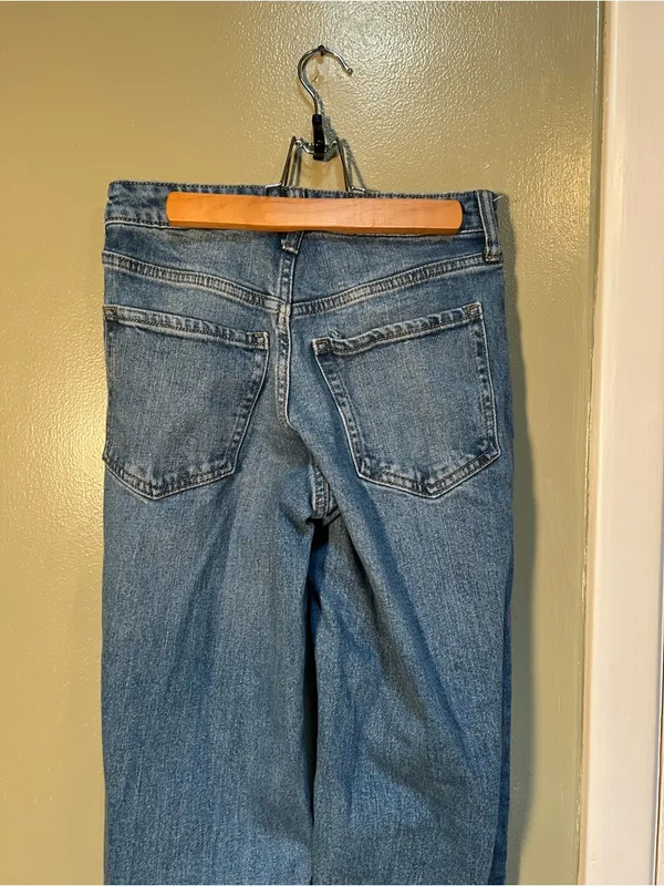Old‎ Navy Women's Size 0 O.G. Loose Straight Jeans Light Wash Distressed Stretch - Image 8