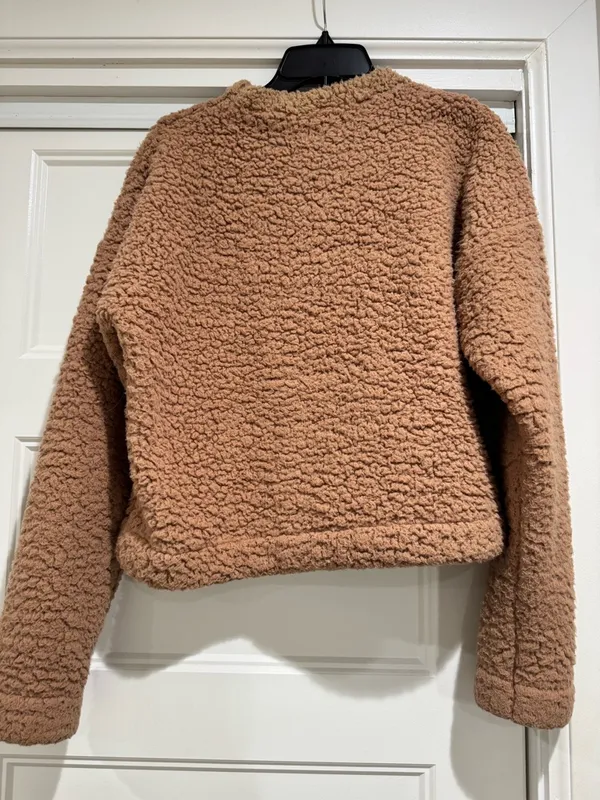 Albion Fit Sherpa Crop in Toffee - Image 8