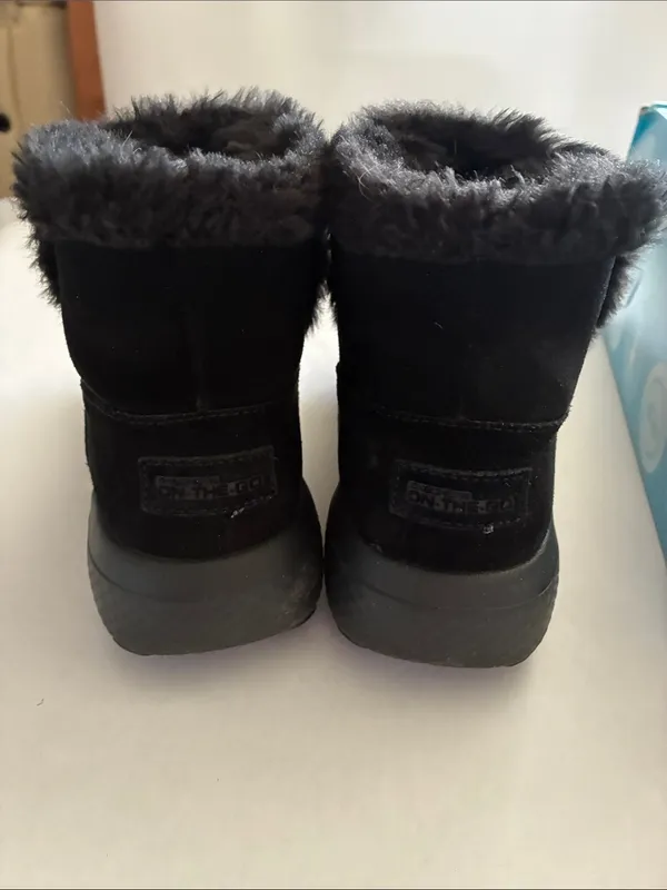 Skechers Black Faux-Fur Collar Women's Ankle Booties - Image 3