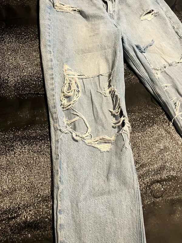 Womens 14 American Eagle Light Wash Distressed Straight Leg Jeans - Image 4
