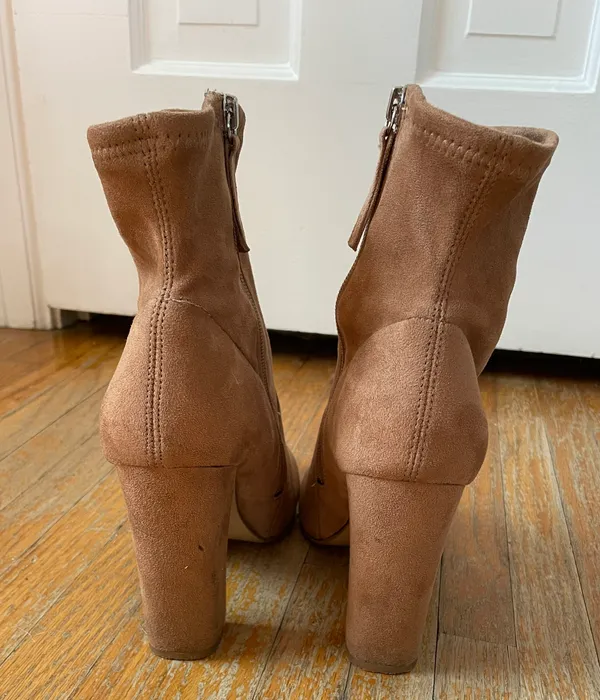 Steve Madden Suede Camel Booties with High Heel • Size 7.5 - Image 4