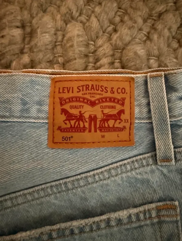 Levi’s Shorts 501 - Image 4
