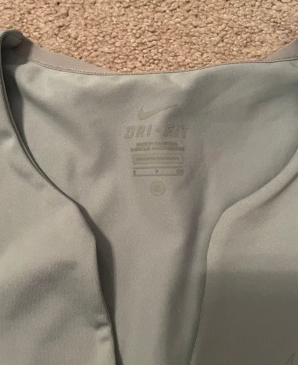 Nike Short Sleeve Shirt - Image 2