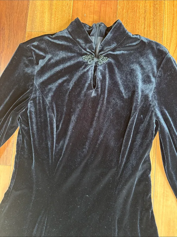Vintage black velvet dress - Image 2