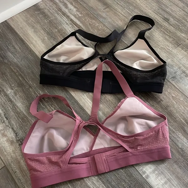 Lululemon Awake To Lace Bra 34B lot Plumful/smoky blush and black/nude - Image 4