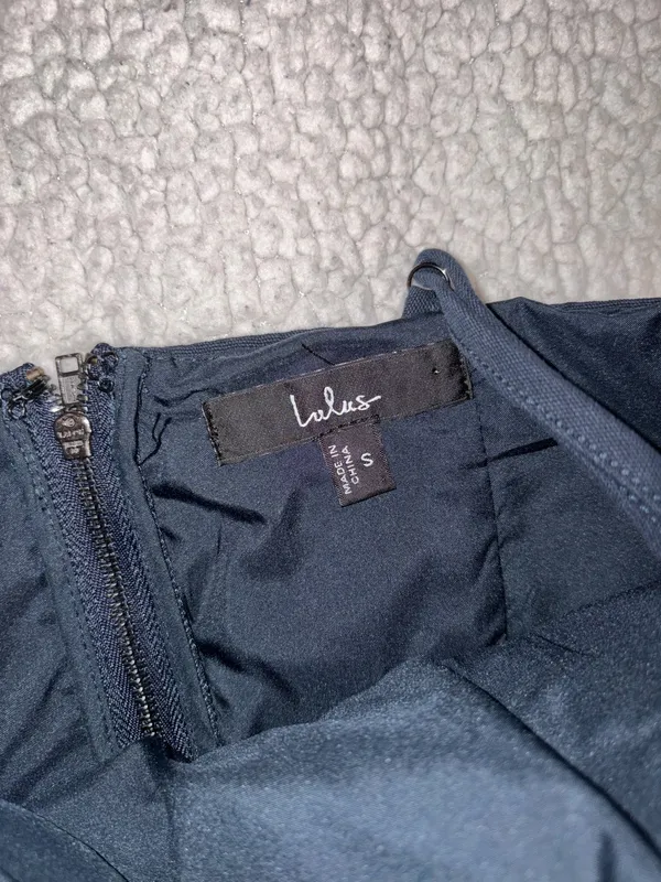 Lulu’s Embroidered Navy Crop Tank - Image 4
